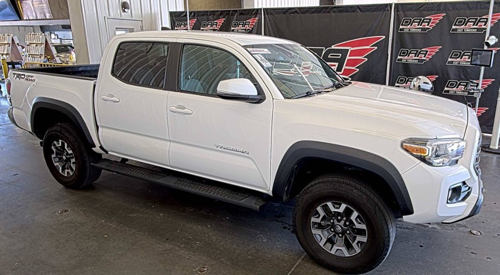 Used 2022 Toyota Tacoma TRD Off-Road RWD image 5