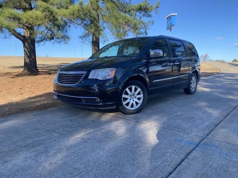 Used 2012 Chrysler Town & Country Touring-L w/ Entertainment Group #2 image 2