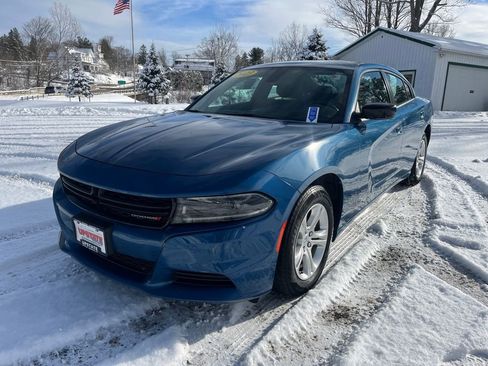 Used 2023 Dodge Charger SXT RWD image 2