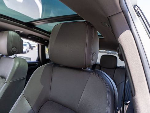 Used 2019 Porsche Macan AWD/4WD image 31