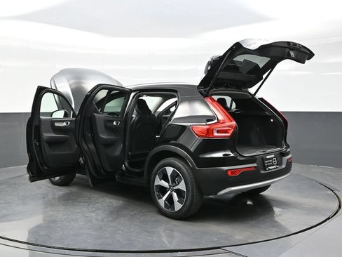 Used 2023 Volvo XC40 B5 Plus w/ Driver Assist Package AWD/4WD image 47