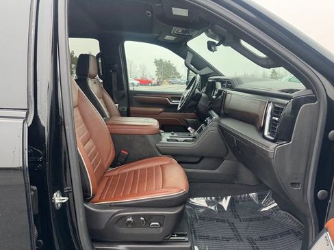 Certified 2024 GMC Sierra 2500 Denali Ultimate image 17