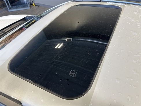 Used 2025 Subaru Crosstrek 2.0i Premium image 9