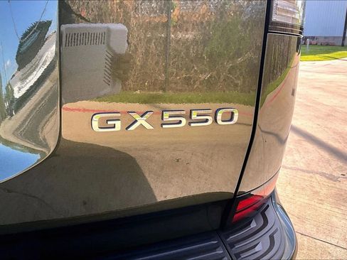 Used 2025 Lexus GX 550 w/ Accessory Package (2T) image 43