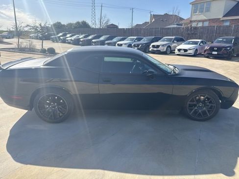 Used 2017 Dodge Challenger R/T w/ Quick Order Package 28P T/A image 4