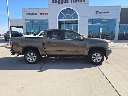 Used 2016 GMC Canyon SLE w/ SLE Convenience Package image 2