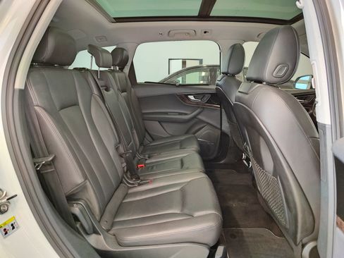 Used 2018 Audi Q7 3.0T Prestige w/ Prestige Package AWD/4WD image 24