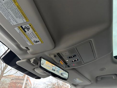 Used 2020 Land Rover Defender 110 S image 32