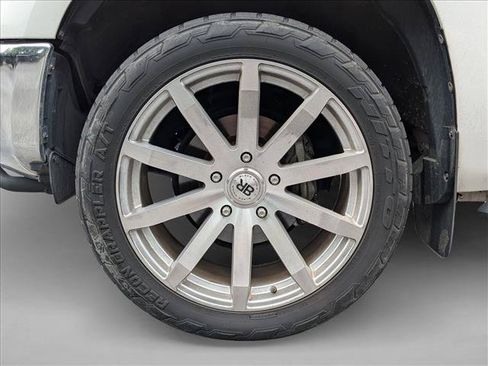 Used 2018 Toyota Tundra Limited w/ Limited Premium Package RWD image 18