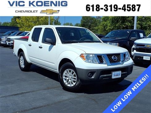 Used 2019 Nissan Frontier SV image 1