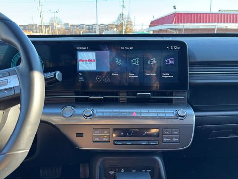 Used 2025 Hyundai Kona SEL image 18