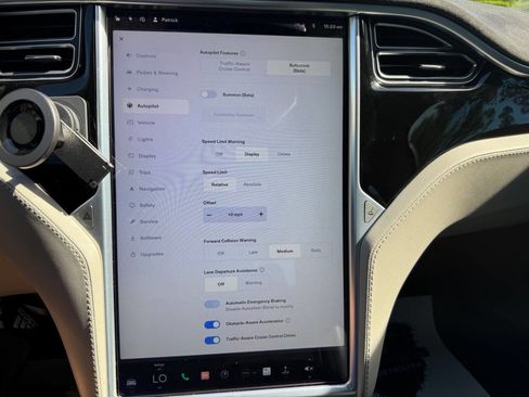 Used 2015 Tesla Model S 85D image 16