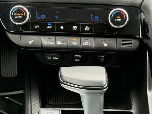 Used 2025 Hyundai Elantra Limited FWD image 25