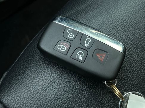 Used 2018 Land Rover Discovery Sport SE AWD/4WD image 29