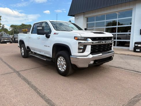 Used 2023 Chevrolet Silverado 2500 LT w/ Convenience Package AWD/4WD image 2