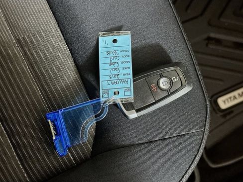 Used 2018 Ford Edge SEL FWD image 30