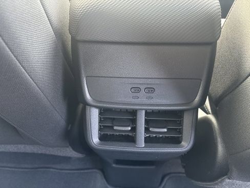 Used 2025 Chevrolet Equinox LT image 11