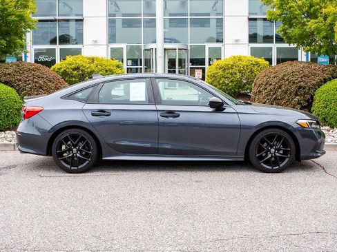 Used 2023 Honda Civic Sport image 1