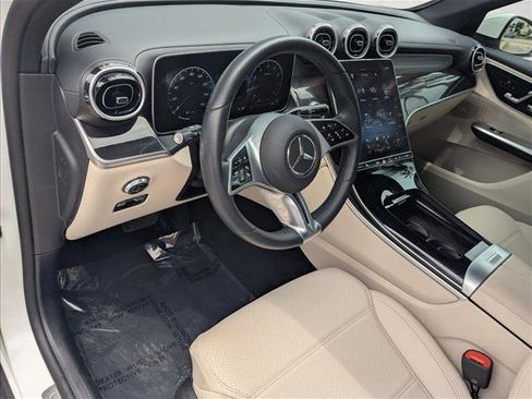 Used 2023 Mercedes-Benz GLC 300 image 9