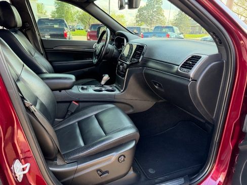 Used 2020 Jeep Grand Cherokee Limited image 19