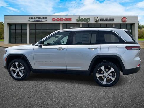 New 2025 Jeep Grand Cherokee Limited w/ Luxury Tech Group II AWD/4WD image 27