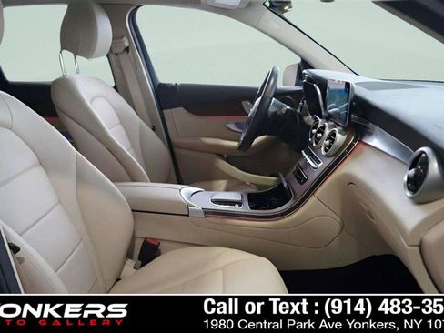 Used 2022 Mercedes-Benz GLC 300 4MATIC image 38