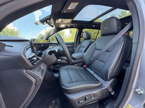 New 2025 Buick Enclave Sport Touring w/ Super Cruise Package image 5