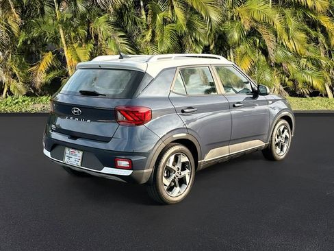 Used 2021 Hyundai Venue Denim image 5