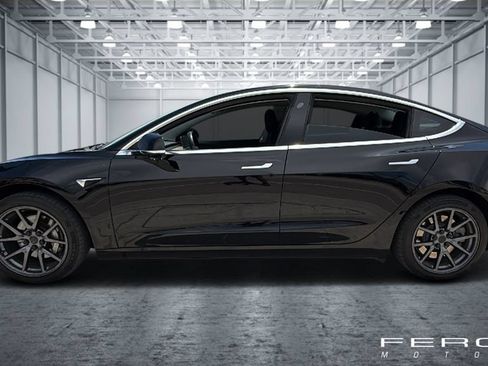 Used 2019 Tesla Model 3 Mid Range RWD image 2