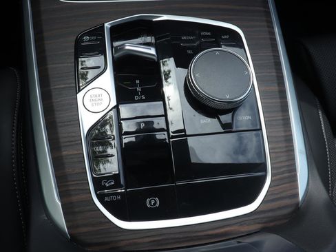 Used 2024 BMW X5 xDrive40i w/ Parking Assistance Package image 37