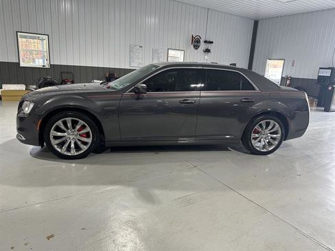 Used 2019 Chrysler 300 Touring L w/ Quick Order Package 22F image 4