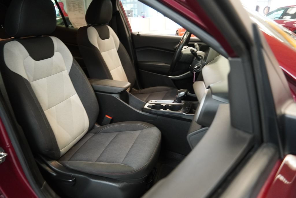Used 2024 Chevrolet Trax RS FWD image 32