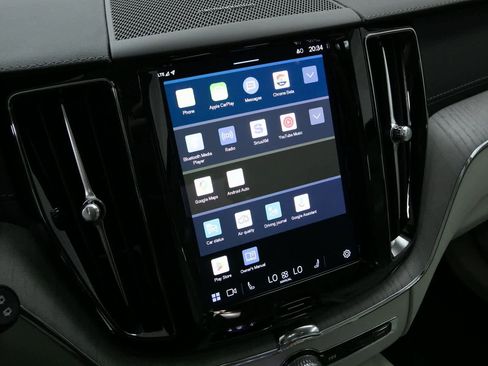 Used 2024 Volvo XC60 B5 Ultimate image 15