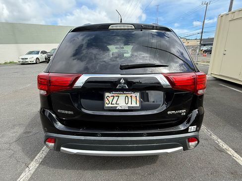 Used 2016 Mitsubishi Outlander SE image 4