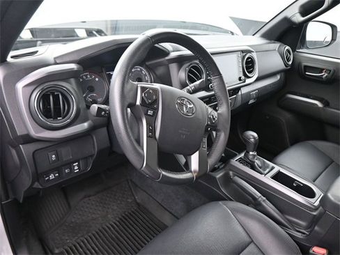 Used 2023 Toyota Tacoma TRD Sport image 18