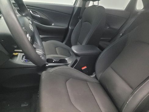 Used 2018 Hyundai Elantra GT FWD image 17