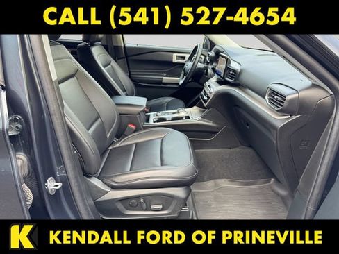 Used 2023 Ford Explorer XLT AWD/4WD image 16