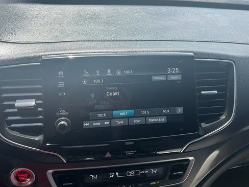 Used 2025 Honda Passport EX-L image 33