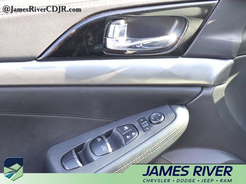 Used 2020 Nissan Maxima 3.5 SV w/ Floor Mat Group FWD image 21