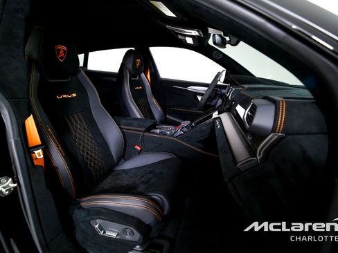 Used 2023 Lamborghini Urus Performante AWD/4WD image 26
