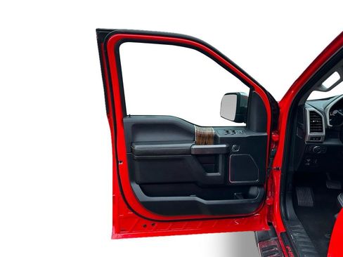 Used 2019 Ford F150 Lariat w/ Equipment Group 502A Luxury image 6