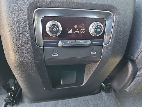 Certified 2023 GMC Yukon SLT AWD/4WD image 12