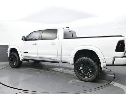 Used 2023 RAM 1500 Laramie AWD/4WD image 3