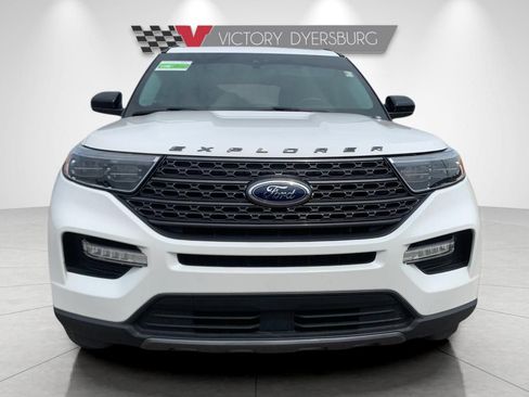 Used 2022 Ford Explorer XLT w/ Equipment Group 202A AWD/4WD image 9