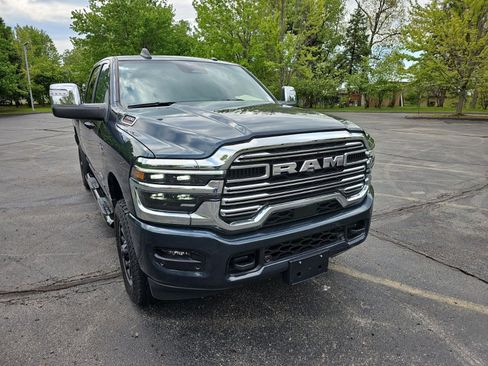 Used 2025 RAM 2500 Laramie AWD/4WD image 8