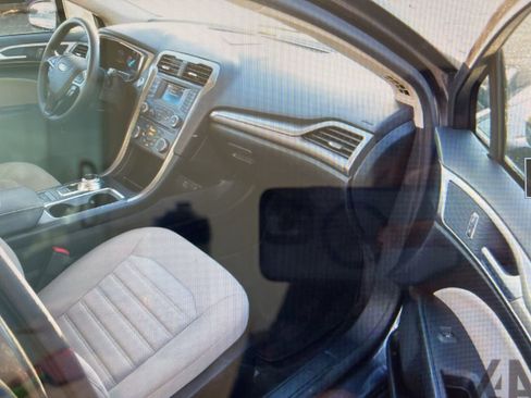 Used 2018 Ford Fusion S image 5