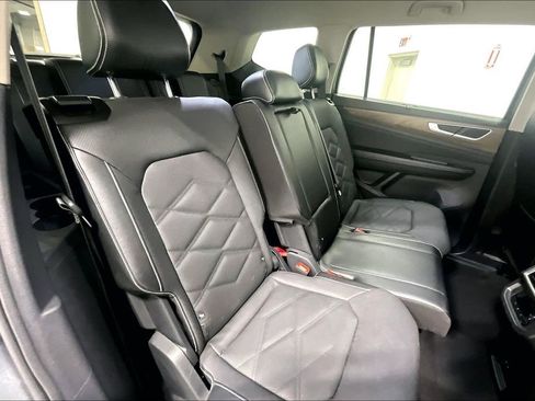 Used 2024 Volkswagen Atlas SE AWD/4WD image 28