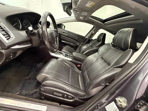 Used 2018 Acura TLX w/ Technology Package FWD image 16