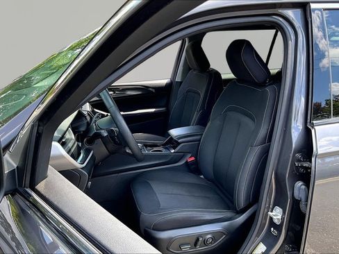Used 2023 Jeep Grand Cherokee L Laredo w/ MOPAR Finishing Package AWD/4WD image 17