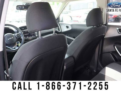 Used 2023 Kia Soul LX image 13